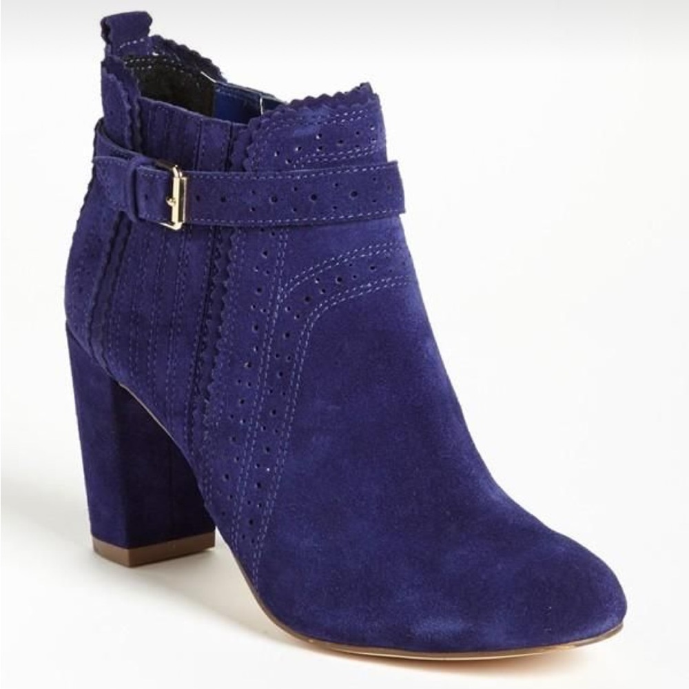 Dolce Vita Suede Thora Booties 🪻